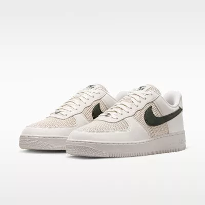 Nike Air Force 1 '07 LV8 'Phantom Cream II Metallic Silver Dark Smoke Grey' alacsony szárú sneaker – termékfotó, oldalnézet