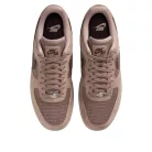 Nike Air Force 1 '07 LV8 Mink Brown Dark Hazel alacsony szárú sneaker – termékfotó, oldalnézet
