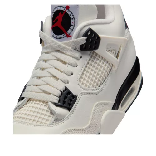 Jordan 4 Retro Flight Club alacsony szárú sneaker – termékfotó, oldalnézet