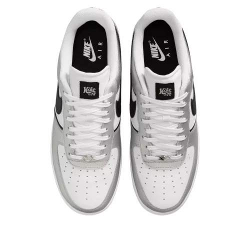 Nike Air Force 1 Low '07 LV8 Metallic Silver White Black alacsony szárú sneaker – termékfotó, oldalnézet