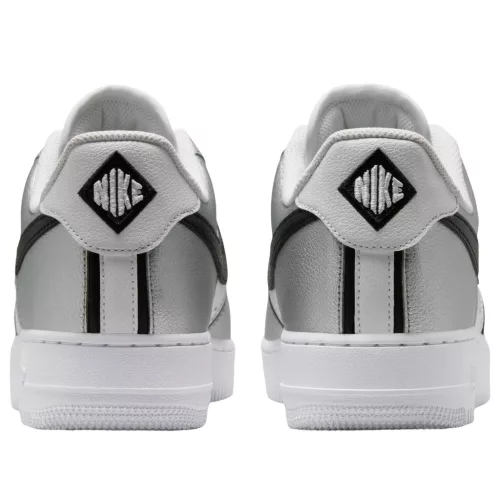 Nike Air Force 1 Low '07 LV8 Metallic Silver White Black alacsony szárú sneaker – termékfotó, oldalnézet