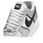 Nike Air Force 1 Low '07 LV8 Metallic Silver White Black alacsony szárú sneaker – termékfotó, oldalnézet
