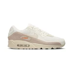 Nike Air Max 90 „Light Orewood Brown” alacsony szárú sneaker – termékfotó, oldalnézet