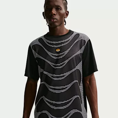 Nike Sportswear Tuned Air Men's Football Shirt Black/Black – termékfotó, oldalnézet