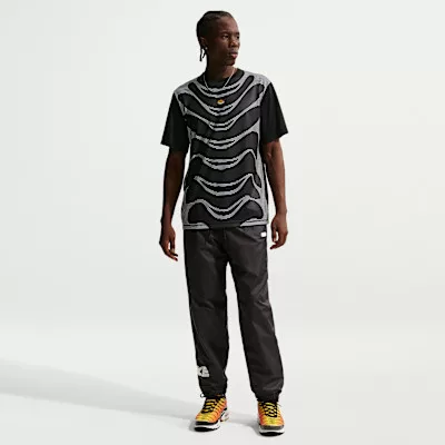 Nike Sportswear Tuned Air Men's Football Shirt Black/Black – termékfotó, oldalnézet