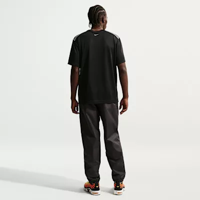 Nike Sportswear Tuned Air Men's Football Shirt Black/Black – termékfotó, oldalnézet