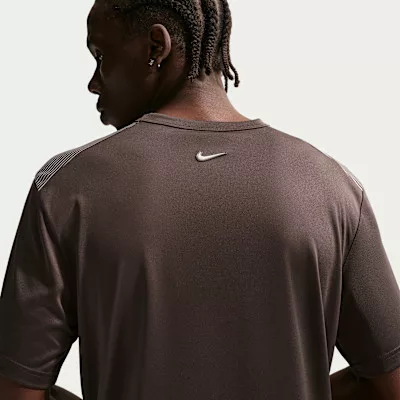 Nike Sportswear Tuned Air Men's Football Shirt Baroque Brown – termékfotó, oldalnézet