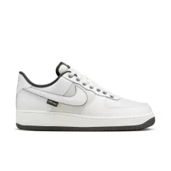 Nike Air Force 1 Low '07 LV8 Summit White Dark Smoke Grey Cordura alacsony szárú sneaker – termékfotó, oldalnézet