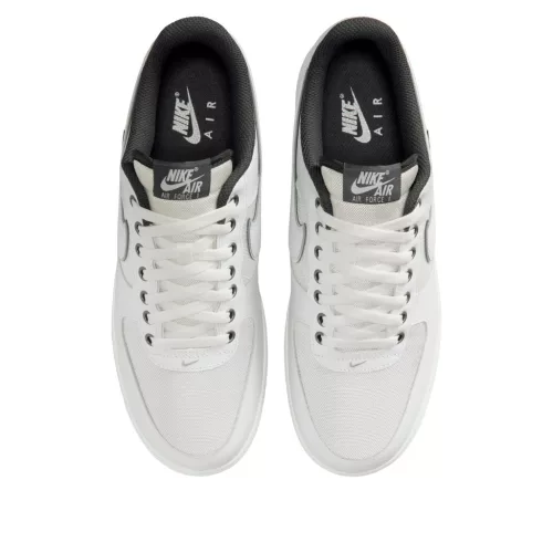 Nike Air Force 1 Low '07 LV8 Summit White Dark Smoke Grey Cordura alacsony szárú sneaker – termékfotó, oldalnézet