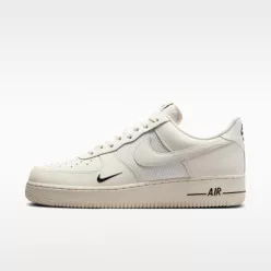 Nike Air Force 1 Low '07 LV8 Phantom Light Orewood Brown alacsony szárú sneaker – termékfotó, oldalnézet