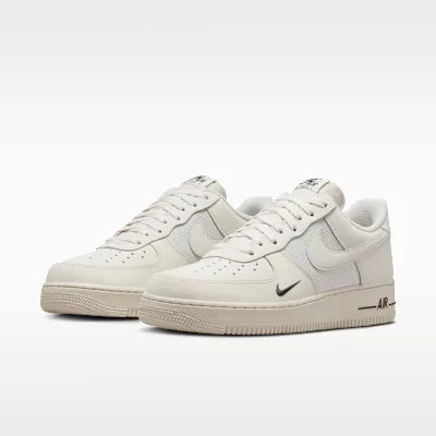 Nike Air Force 1 Low '07 LV8 Phantom Light Orewood Brown alacsony szárú sneaker – termékfotó, oldalnézet