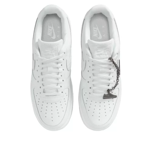 Nike Air Force 1 '07 Low Summit White Mini Charm (Women's) alacsony szárú sneaker – termékfotó, oldalnézet