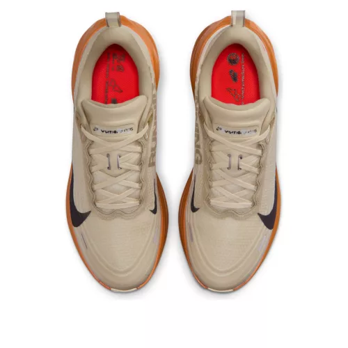 Nike Vomero Plus Running Poets alacsony szárú sneaker – termékfotó, oldalnézet