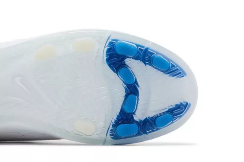 Nike Cryoshot Tiempo R10 Jacquemus sneaker – termékfotó, oldalnézet