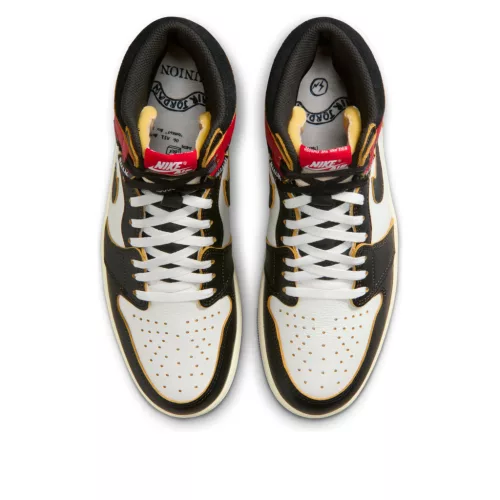 Jordan 1 Retro High OG SP Fragment x Union LA Varsity Red Sport Royal magas szárú sneaker – termékfotó, oldalnézet