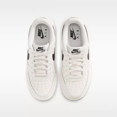 Nike Air Force 1 Low Essential+ Phantom Black (GS) alacsony szárú sneaker – termékfotó, oldalnézet