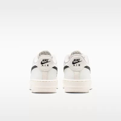 Nike Air Force 1 Low Essential+ Phantom Black (GS) alacsony szárú sneaker – termékfotó, oldalnézet