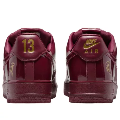 Nike Air Force 1 Low Syna Central Cee Dark Beetroot (UK Exclusive) alacsony szárú sneaker – termékfotó, oldalnézet