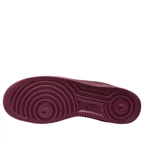Nike Air Force 1 Low Syna Central Cee Dark Beetroot (UK Exclusive) alacsony szárú sneaker – termékfotó, oldalnézet