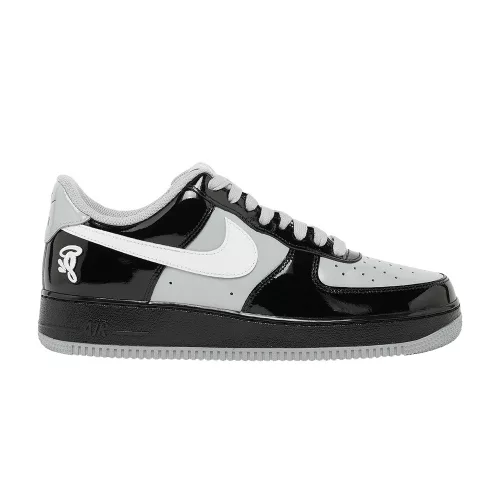 Central Cee x Nike Air Force 1 Low 'Black White Smoke Grey' alacsony szárú sneaker – termékfotó, oldalnézet