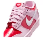 Nike Dunk Low Valentine's Day (2026) (GS) alacsony szárú sneaker – termékfotó, oldalnézet