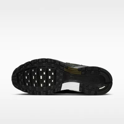 Nike P-6000 Black Dark Hazel alacsony szárú sneaker – termékfotó, oldalnézet