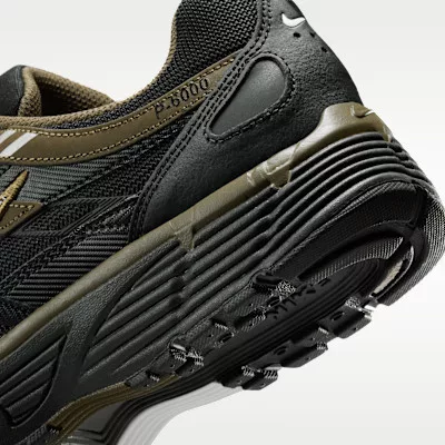 Nike P-6000 Black Dark Hazel alacsony szárú sneaker – termékfotó, oldalnézet