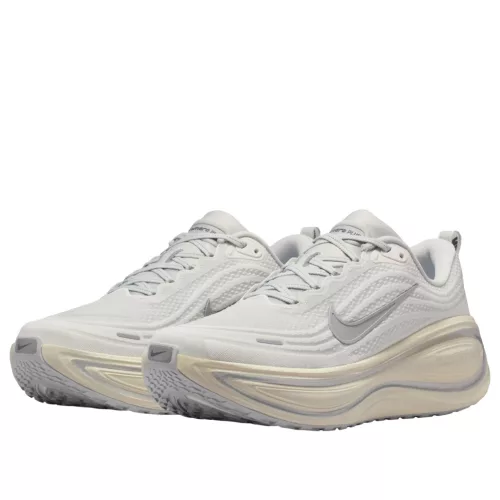Nike Vomero Plus Running is Mental alacsony szárú sneaker – termékfotó, oldalnézet