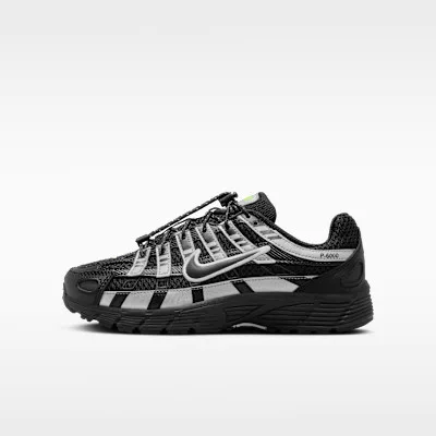 Nike P-6000 Black Metallic Silver Volt Ice (GS) alacsony szárú sneaker – termékfotó, oldalnézet