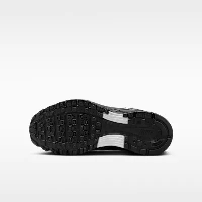 Nike P-6000 Black Metallic Silver Volt Ice (GS) alacsony szárú sneaker – termékfotó, oldalnézet