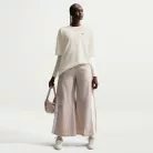Nike Sportswear Classic Women's Oversized Short-Sleeve T-Shirt Sail/Dark Hazel/Dark Hazel – termékfotó, oldalnézet