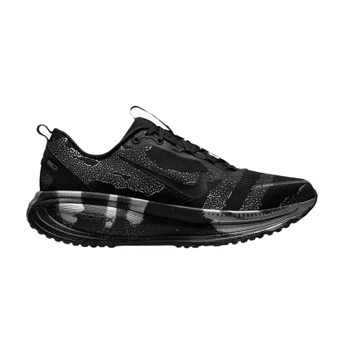 Nike Vomero 18 Disrupt Pack alacsony szárú sneaker – termékfotó, oldalnézet