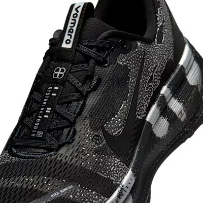 Nike Vomero 18 Disrupt Pack alacsony szárú sneaker – termékfotó, oldalnézet