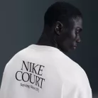 NikeCourt Men's French Terry Crewneck Top Phantom – termékfotó, oldalnézet