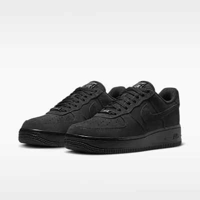 Nike Air Force 1 '07 Triple Black (W) alacsony szárú sneaker – termékfotó, oldalnézet