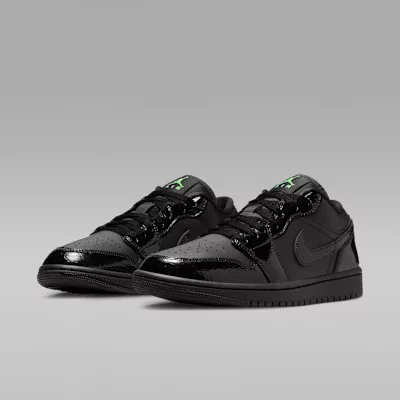 Jordan 1 Low SE Black Croc Scream Green (Women's) női alacsony szárú utcai sneaker fekete zöld