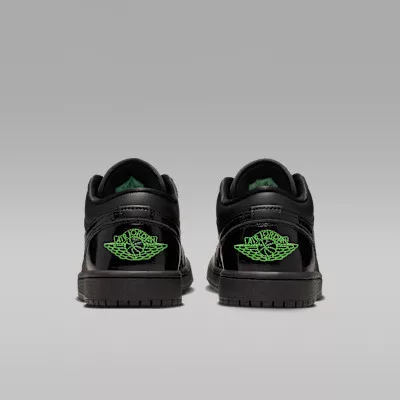 Jordan 1 Low SE Black Croc Scream Green (Women's) női alacsony szárú utcai sneaker fekete zöld
