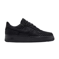 Nike Air Force 1 Low Valentine's Day Triple Black (2026) (Women's) alacsony szárú sneaker – termékfotó, oldalnézet