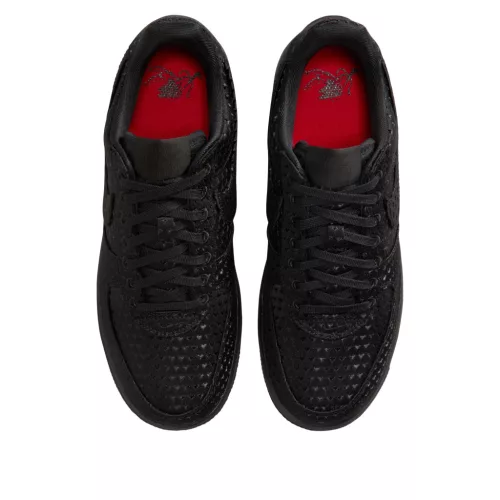 Nike Air Force 1 Low Valentine's Day Triple Black (2026) (Women's) alacsony szárú sneaker – termékfotó, oldalnézet