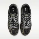 Nike P-6000 SE Anthracite Metallic Pewter alacsony szárú sneaker – termékfotó, oldalnézet