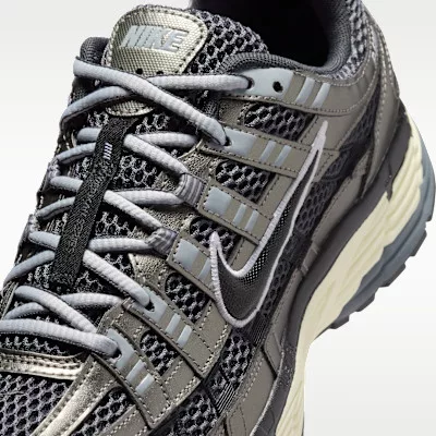 Nike P-6000 SE Anthracite Metallic Pewter alacsony szárú sneaker – termékfotó, oldalnézet