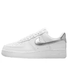 Nike Air Force 1 '07 SE White Metallic Silver alacsony szárú sneaker – termékfotó, oldalnézet