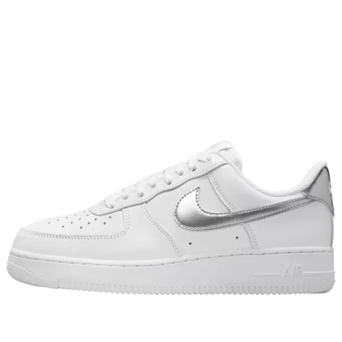 Nike Air Force 1 '07 SE White Metallic Silver alacsony szárú sneaker – termékfotó, oldalnézet