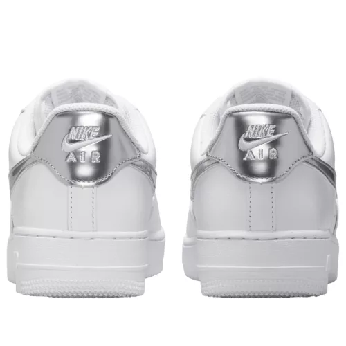 Nike Air Force 1 '07 SE White Metallic Silver alacsony szárú sneaker – termékfotó, oldalnézet