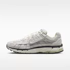 Nike P-6000 Grey Olive alacsony szárú sneaker – termékfotó, oldalnézet