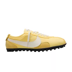 Nike Moon Shoe Soft Yellow (Women's) alacsony szárú sneaker – termékfotó, oldalnézet