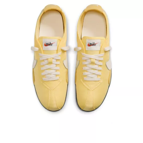 Nike Moon Shoe Soft Yellow (Women's) alacsony szárú sneaker – termékfotó, oldalnézet