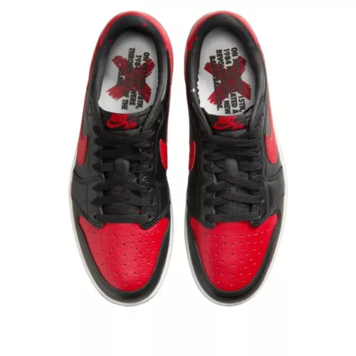 Jordan 1 Retro Low OG Banned alacsony szárú sneaker – termékfotó, oldalnézet