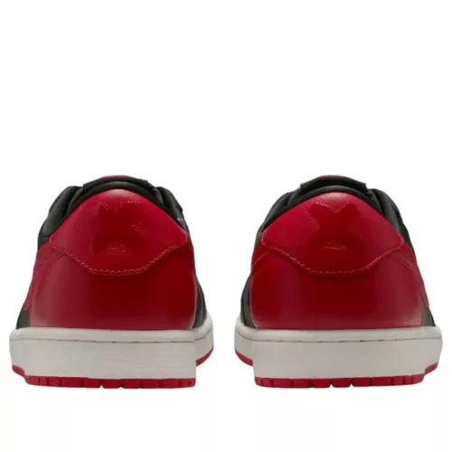 Jordan 1 Retro Low OG Banned alacsony szárú sneaker – termékfotó, oldalnézet