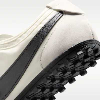 Nike Moon Shoe Sail Black alacsony szárú sneaker – termékfotó, oldalnézet